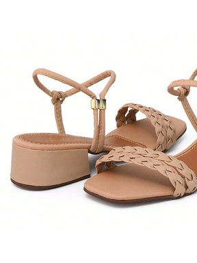 Sandália Malu Caramelo Salto Médio Bloco Bico Quadrado