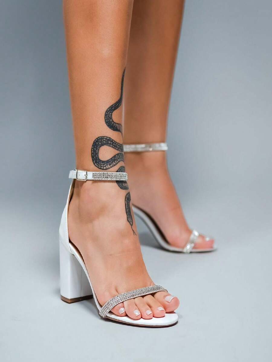 Sandália Celina Branco Strass Salto Alto Elegante