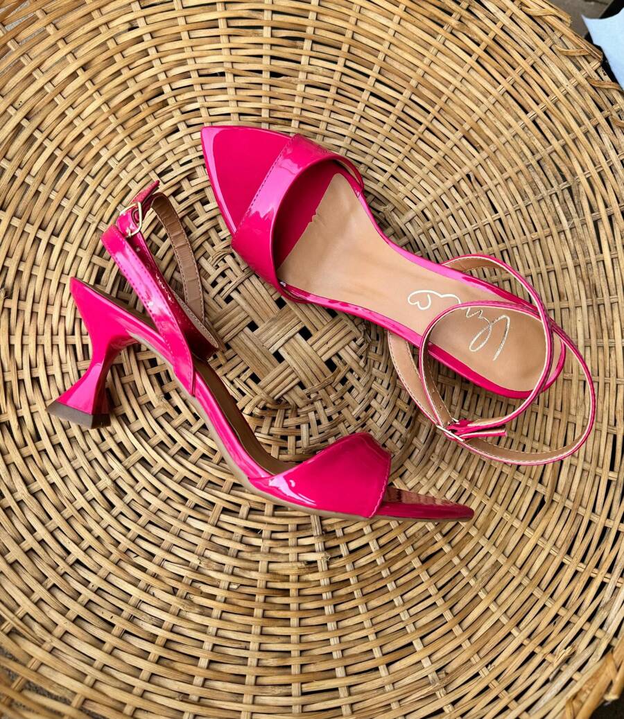 Eva Sandália Preto Salto Taça Bico Folha