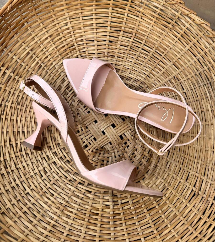 Eva Sandália Preto Salto Taça Bico Folha