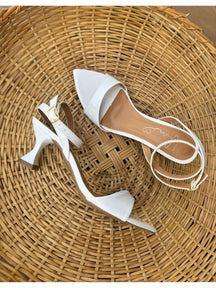 Eva Sandália Preto Salto Taça Bico Folha