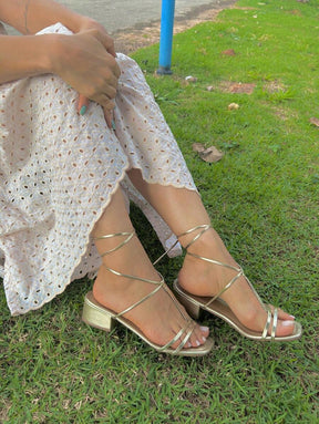 Sandália Serena Dourado Amarração Salto Médio Grosso