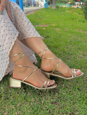 Sandália Serena Dourado Amarração Salto Médio Grosso