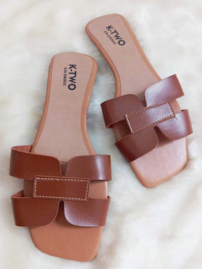 Rasteirinha Sandália Rasteira Flat H, Solado antiderrapante, confortável - K-two Calçados, Sandalia Feminina metalizada