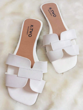 Rasteirinha Sandália Rasteira Flat H, Solado antiderrapante, confortável - K-two Calçados, Sandalia Feminina metalizada