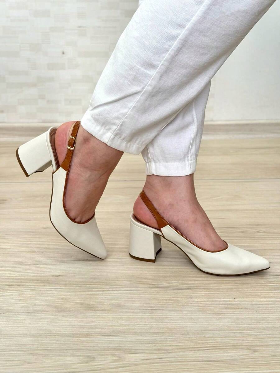 Scarpin Lia Branco Slingback Salto Bloco Elegante