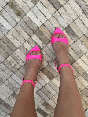 Eva Sandália Preto Salto Taça Bico Folha