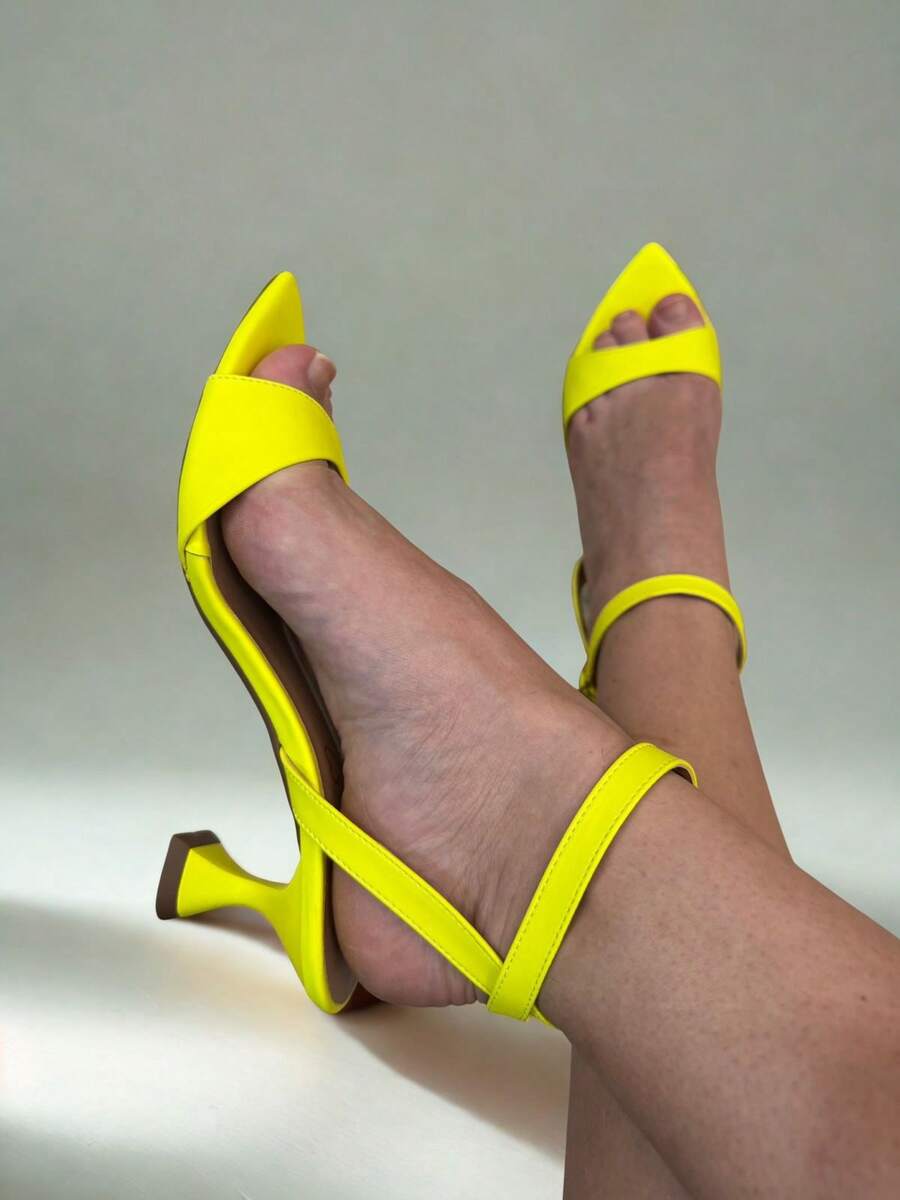 Eva Sandália Preto Salto Taça Bico Folha