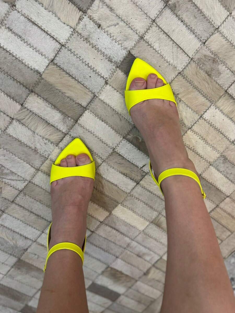 Eva Sandália Preto Salto Taça Bico Folha